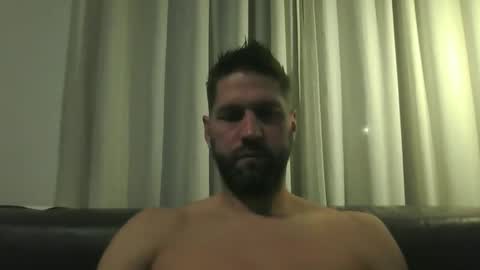 bubblebee1982 online show from 7, 11, 2025