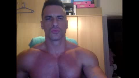 bubblemaleass35 online show from 19, 11, 2025