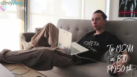 Snapshot of bumbum_kalibum chatting on 12, 9, 2025 Ivan online show from 12, 9, 2025