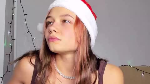 Snapshot of bunny_bonny chatting on 4, 12, 2024 Alice online show from 4, 12, 2024