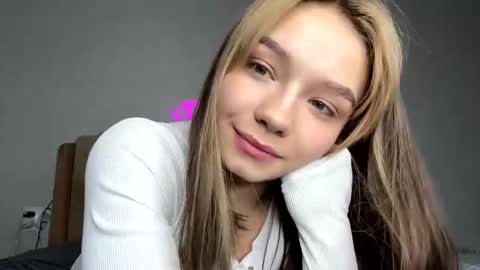 Snapshot of bunny_bonny chatting on 3, 2, 2025 Alice online show from 3, 2, 2025