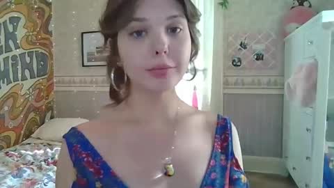 Abigail Grace online show from 12, 3, 2025