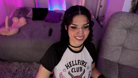Snapshot of bunnypeachyy chatting on 17, 12, 2024 online show from 17, 12, 2024