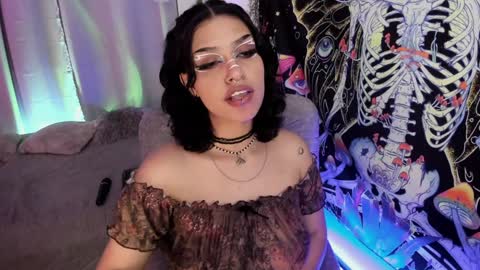 Snapshot of bunnypeachyy chatting on 21, 12, 2024 online show from 21, 12, 2024
