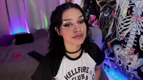 Snapshot of bunnypeachyy chatting on 5, 1, 2025 online show from 5, 1, 2025