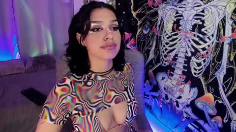 Snapshot of bunnypeachyy chatting on 9, 1, 2025 online show from 9, 1, 2025