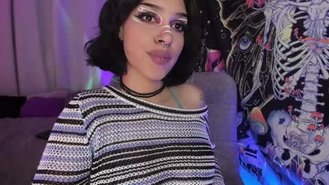 Snapshot of bunnypeachyy chatting on 6, 2, 2025 online show from 6, 2, 2025