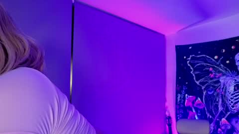 Snapshot of bunnypeachyy chatting on 27, 3, 2026 online show from 27, 3, 2026