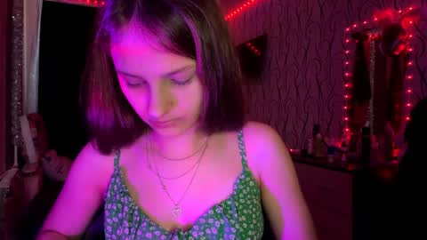 Snapshot of bunnytrussel chatting on 31, 5, 2026 Bella online show from 31, 5, 2026