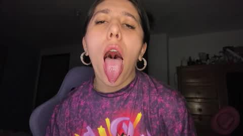 Snapshot of bunnyy09 chatting on 16, 11, 2025 Jess online show from 16, 11, 2025