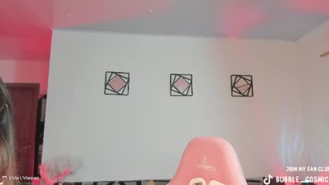 Snapshot of burbuja_cosmic chatting on 21, 6, 2026 Im Val Welcome to my room My instagram Bubble cosmic online show from 21, 6, 2026