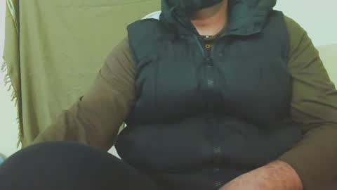 Snapshot of burlymonster chatting on 12, 12, 2024 Hairy Arabian online show from 12, 12, 2024