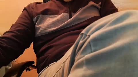 Snapshot of burlymonster chatting on 19, 12, 2024 Hairy Arabian online show from 19, 12, 2024