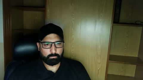 Snapshot of burlymonster chatting on 12, 9, 2025 Hairy Arabian online show from 12, 9, 2025