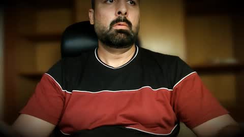 Snapshot of burlymonster chatting on 26, 9, 2025 Hairy Arabian online show from 26, 9, 2025