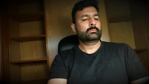 Snapshot of burlymonster chatting on 12, 10, 2025 Hairy Arabian online show from 12, 10, 2025