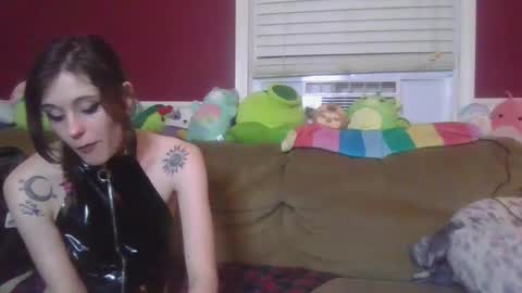 Snapshot of burnthemail chatting on 16, 12, 2024 lilly online show from 16, 12, 2024