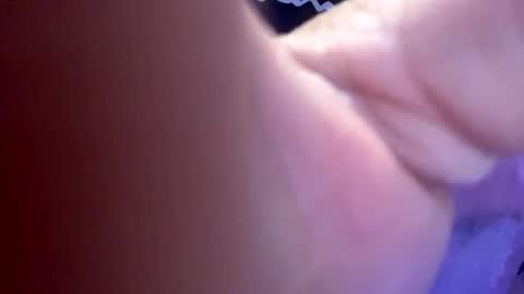 Snapshot of bustinyourbutt chatting on 17, 11, 2025 bustinyourbutt online show from 17, 11, 2025