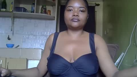 busty kenzi online show from 25, 1, 2025