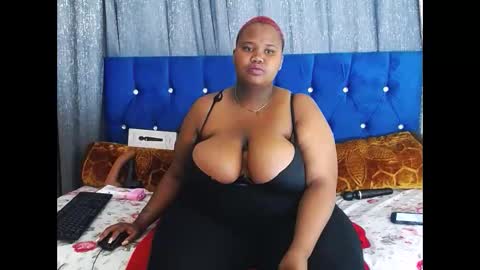 Snapshot of bustybmwx chatting on 23, 10, 2025 bustybmwx online show from 23, 10, 2025