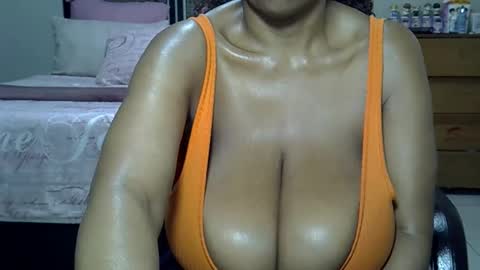 Snapshot of bustytessa37 chatting on 2, 4, 2026 bustytessa37 online show from 2, 4, 2026