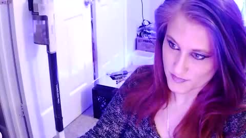 busybee83 online show from 27, 10, 2025