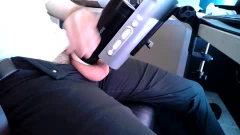 Snapshot of busyguybg chatting on 25, 5, 2026 busyguybg online show from 25, 5, 2026