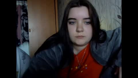 butterfly18988 online show from 25, 11, 2025