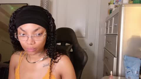 butterfly booty online show from 9, 5, 2026