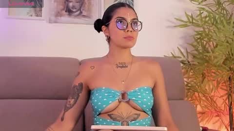 butterflyy1 online show from 4, 12, 2024