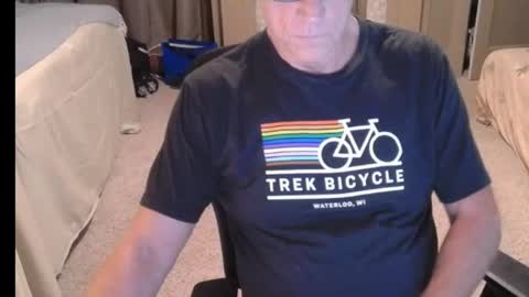 Snapshot of buttnakedfun954737 chatting on 4, 6, 2026 Miles online show from 4, 6, 2026