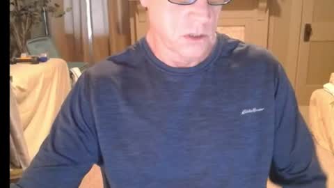 Snapshot of buttnakedfun954737 chatting on 23, 7, 2026 Miles online show from 23, 7, 2026