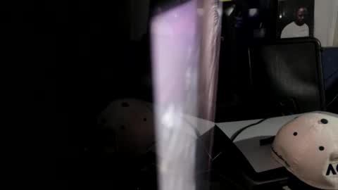 buzzzzzzz01 online show from 6, 11, 2025