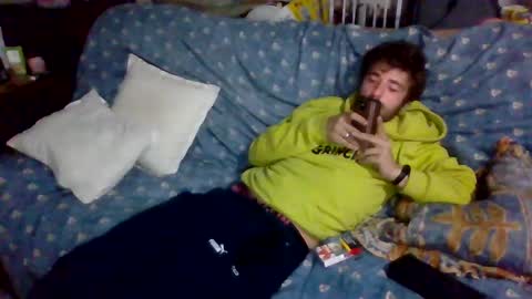 Snapshot of c2cv33x chatting on 15, 2, 2025 tu papii online show from 15, 2, 2025