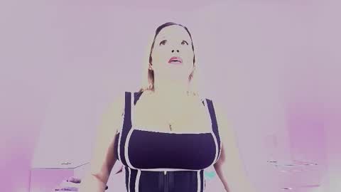 Snapshot of c_fox_ chatting on 13, 3, 2026 Carolina online show from 13, 3, 2026