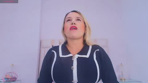 Snapshot of c_fox_ chatting on 25, 3, 2026 Carolina online show from 25, 3, 2026