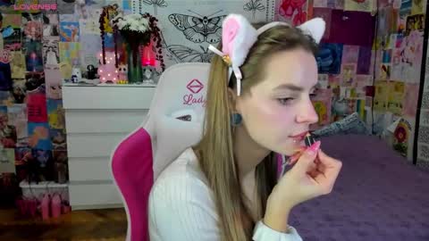 Emily  online show from 28, 10, 2025