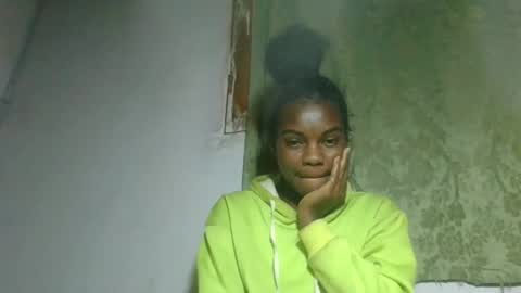 Snapshot of caella98 chatting on 25, 5, 2026 caella98 online show from 25, 5, 2026