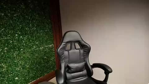 Snapshot of cain_grey chatting on 19, 12, 2025 cain online show from 19, 12, 2025