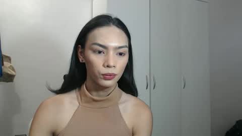 caitessa_bellemoir online show from 15, 12, 2025