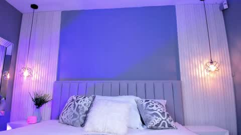 Caitlyn  online show from 16, 9, 2025