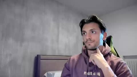 Snapshot of calciatore94 chatting on 17, 10, 2025 Marco online show from 17, 10, 2025