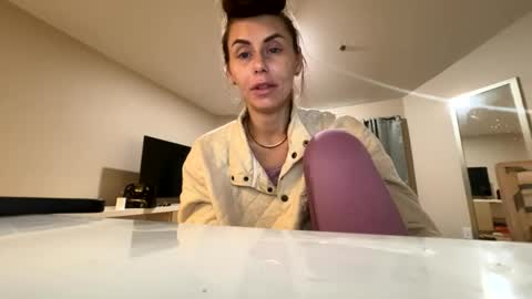 Snapshot of calicambri chatting on 26, 3, 2026 The Cali Cambri online show from 26, 3, 2026