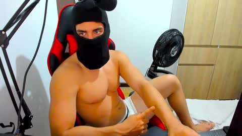 calihotcaliente27 online show from 4, 12, 2024