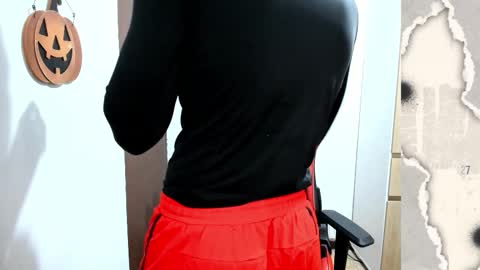 calihotcaliente27 online show from 28, 10, 2025