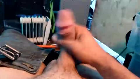 Snapshot of calisguitar chatting on 21, 11, 2025 Calisguitar online show from 21, 11, 2025