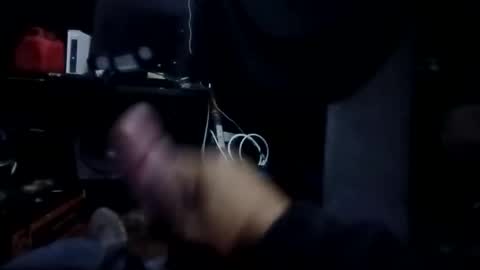 Snapshot of calisguitar chatting on 3, 12, 2025 Calisguitar online show from 3, 12, 2025