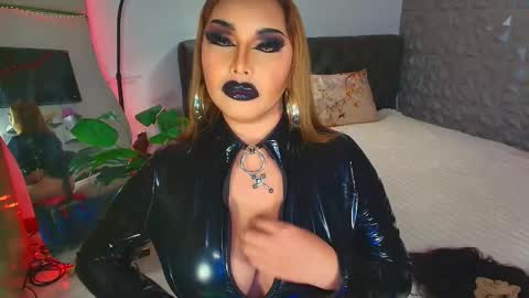 Snapshot of calista_palmer chatting on 7, 12, 2024 Miss Jane Commander online show from 7, 12, 2024