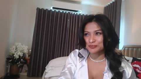 Snapshot of call_me_linda56 chatting on 2, 11, 2025 Call Me Linda online show from 2, 11, 2025