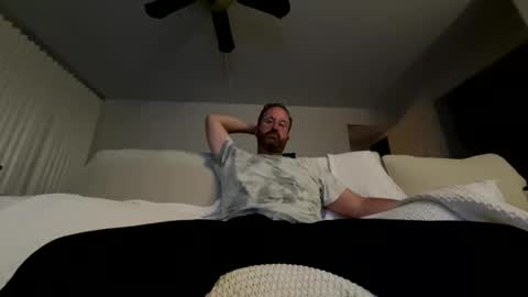 Snapshot of callesalada2 chatting on 1, 5, 2026 Whitest Boy Alive online show from 1, 5, 2026